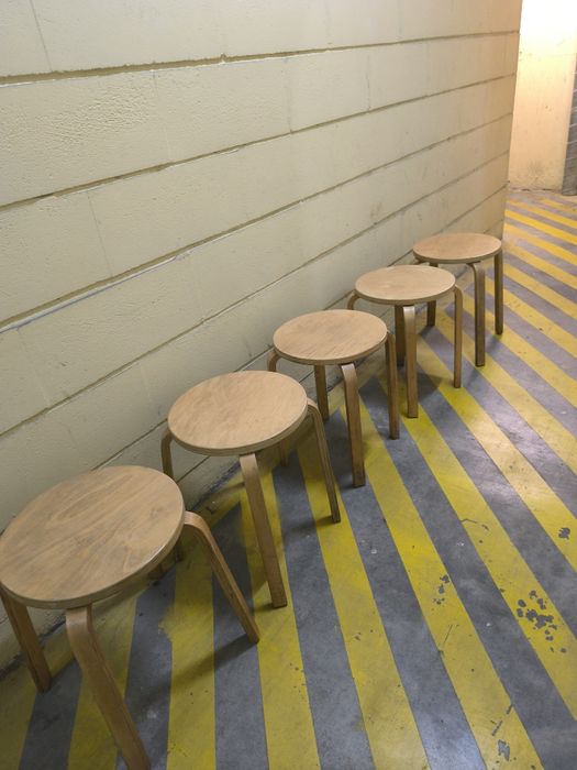 Bancos IKEA Frosta empilháveis