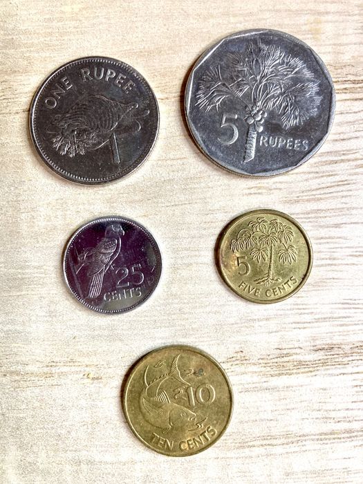 Numismática, Moedas antigas de espanha de cinco centimos em cobre