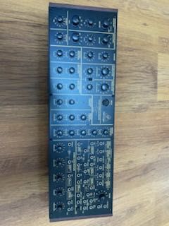 Behringer K-2 syntezator analogowy