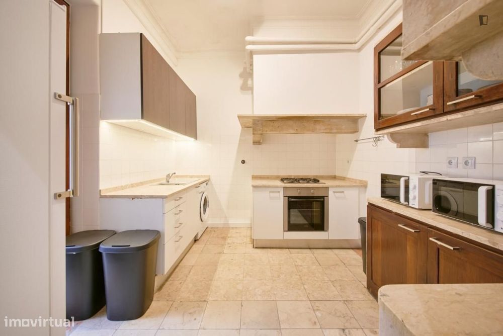 Quarto - localizado em Estrela Lisbon
