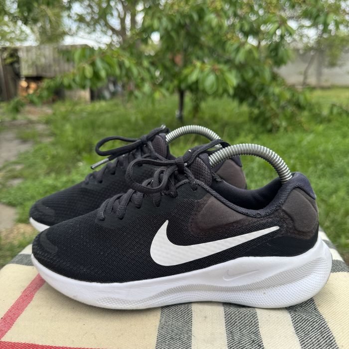 Кроссовки Nike Revolution 7 Black, 37,5 размер, Оригинал, Кросівки