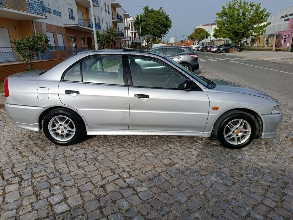 Mitsubishi Lancer 1.3 glx