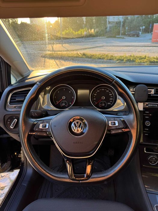VW Golf VII (7,5) 1.6 TDI 115cv Comfortline | Manutenção Certificada