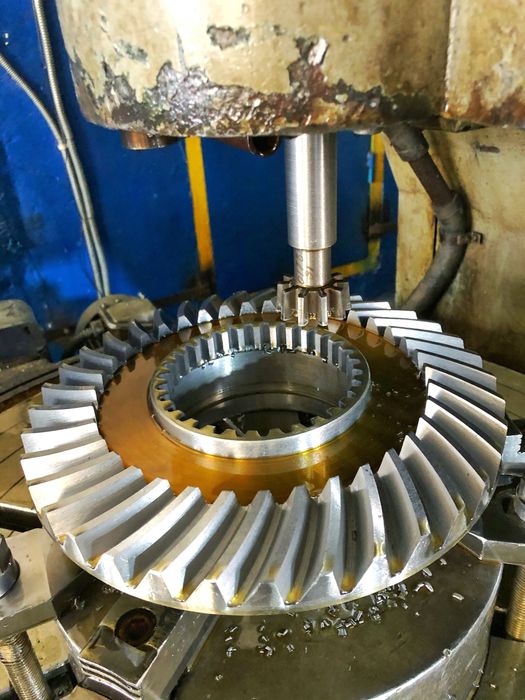 Нарізка зуба, зубофрезерна та  зубодовбальна робота