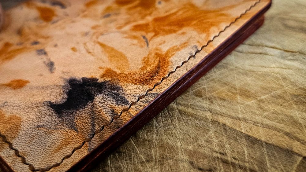 Borubar Skóroszyj - ręcznie barwiony skórzany mini portfel