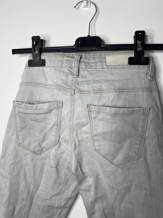 Spodnie jeansowe cropp