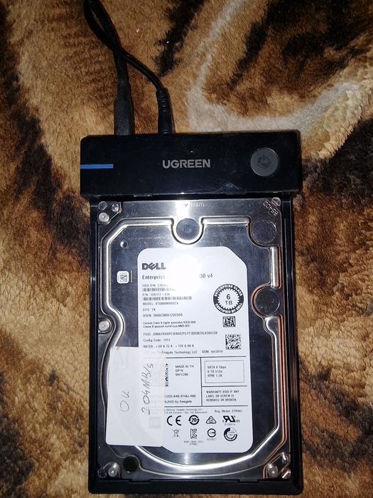 Dyski wraz obudowami