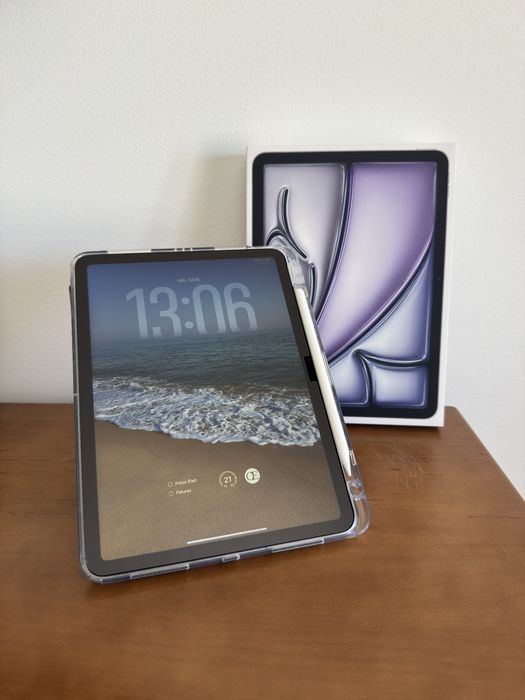 iPad Air 11-inch (M3) Wi-Fi + Cellular 125 GB Space Gray
