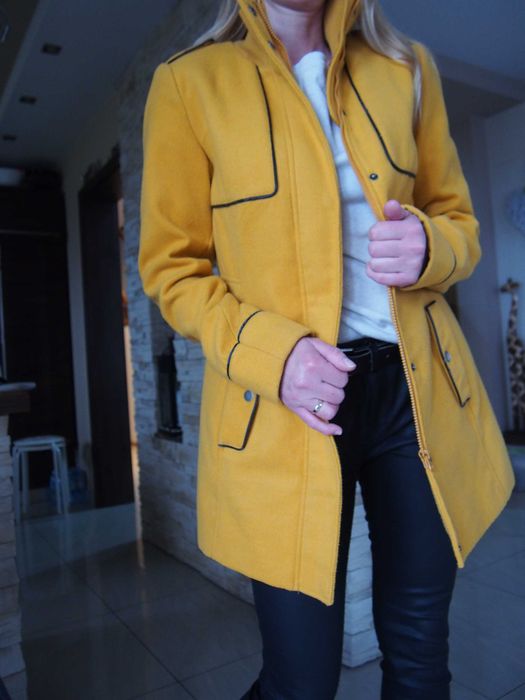 Płaszcz jesienny M Vero Moda musztardowy
