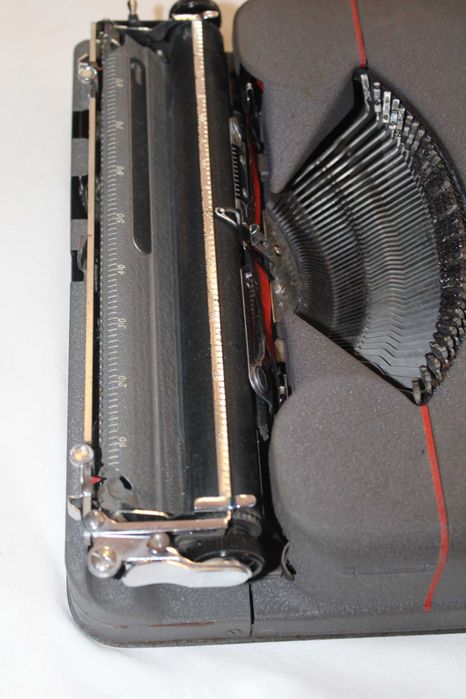 Máquina de escrever Hermes "Baby" anos 50\60