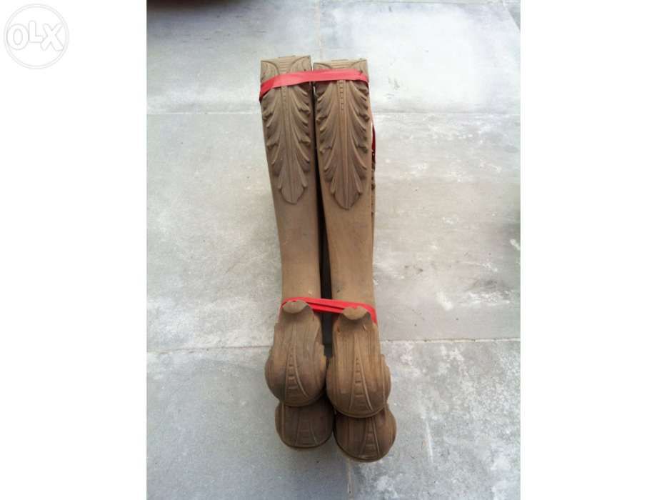 Pés trabalhados para moveis