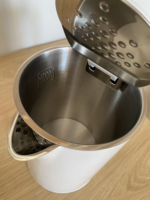 Електрочайник з регулюванням температури