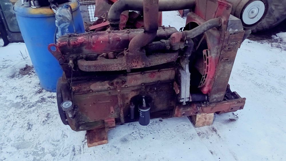 International 1046 i 1055 silnik motor DT 358 i 1056 i 955 IHC 6 cyl