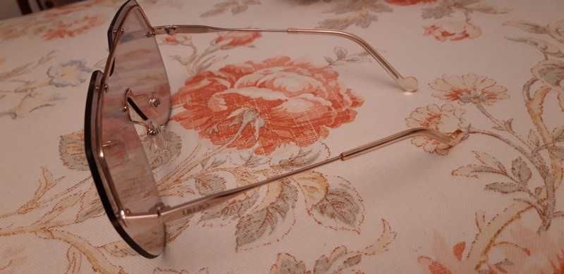 Okulary Liu Jo opalizujące lustrzanki oversize maska aviator