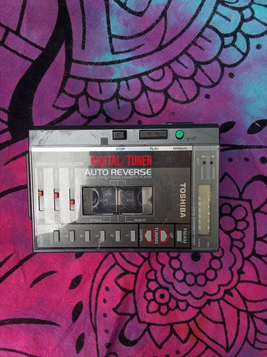 Toshiba Cassette Player & Radio KT-4056 Vintage Walkman