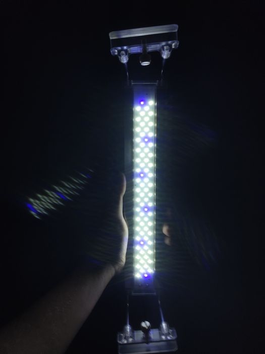 Lampa akwariowa regulowana