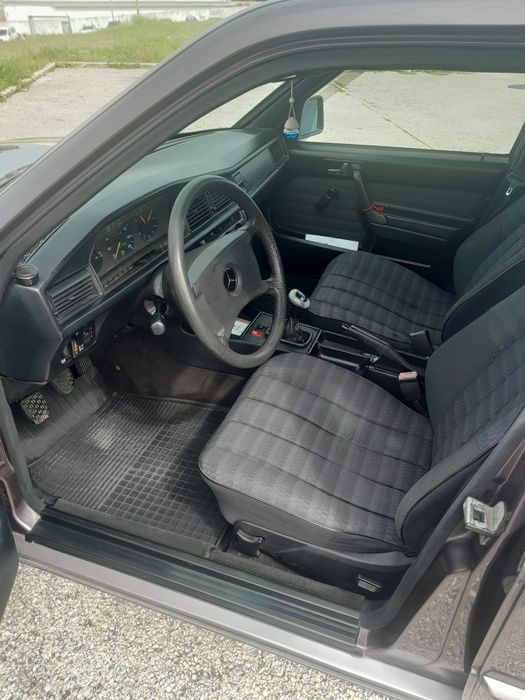Mercedes 190d impecável
