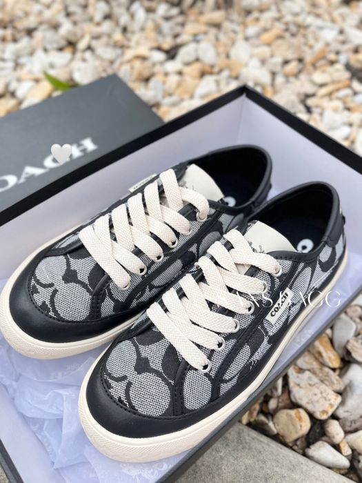 В наявності кеди стиль Coach