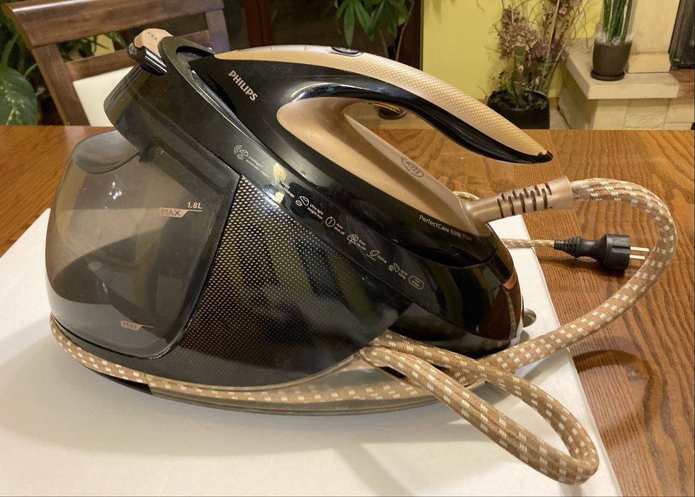 stacja parowa Philips Peefect Care GC9682