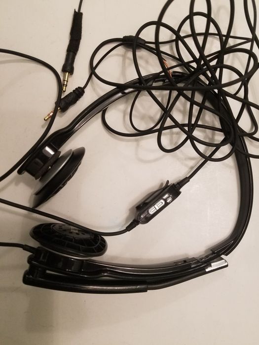 Наушники навушники Plantronics
