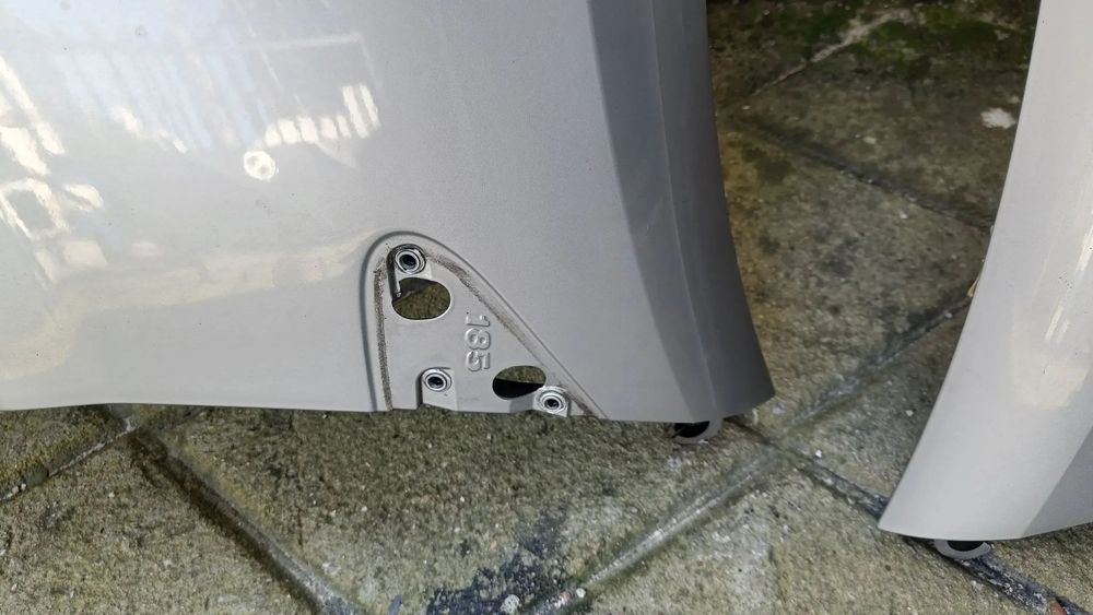 Guarda lamas direito Renault Clio 3 III 2008