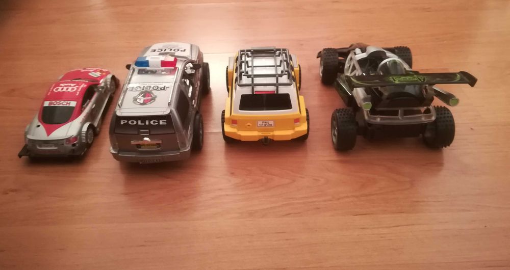 Quatro miniaturas 1 euro cada uma