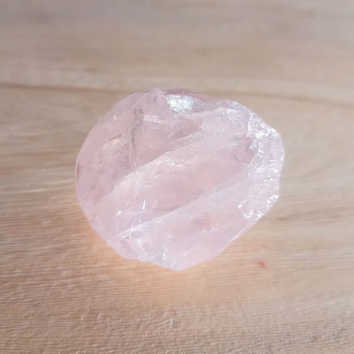 Kwarc różowy Madagaskar surowy kamień półszlachetny waga 35 g