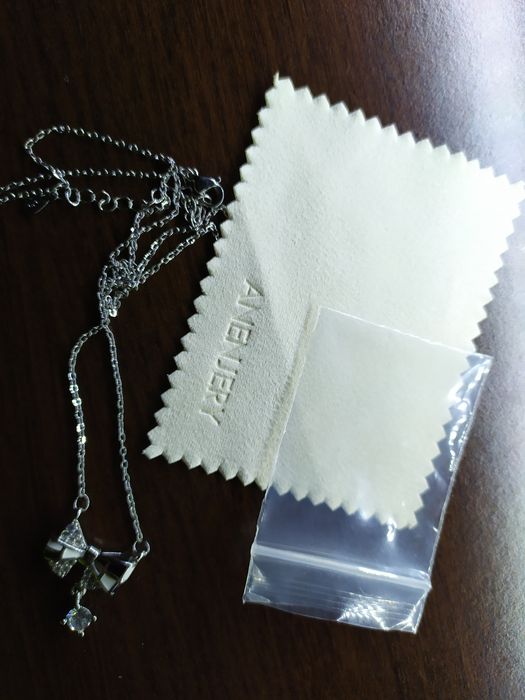 Naszyjnik z kokardą - nowy