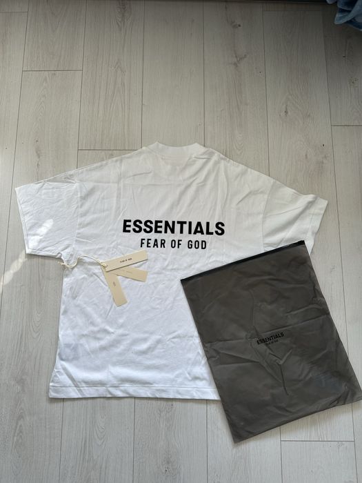 Biała koszulka Essentials rozmiar M