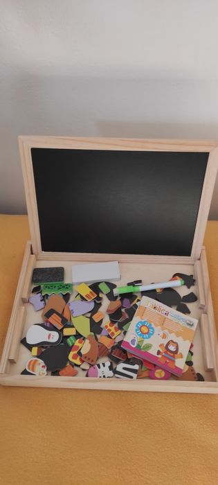 Tablica magnetyczna z magnesami 2 zestawy