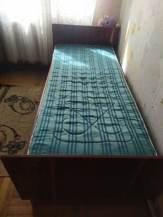 Ліжко з матрацем