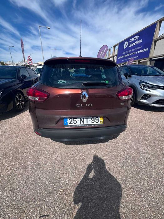 Renault Clio em muito bom estado