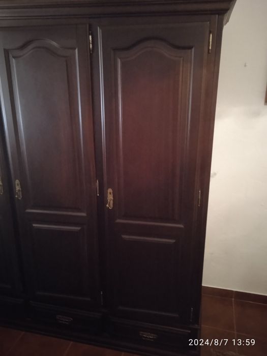 Roupeiro  com 3 gavetas