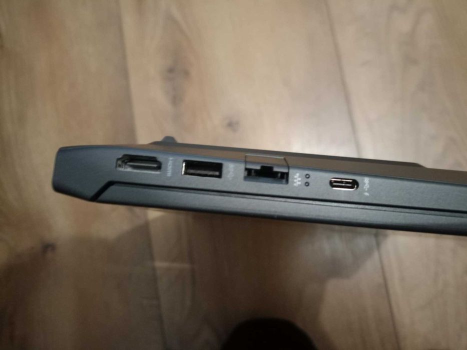 Sprzedam laptop HP Victus 16 – Ryzen 5 5600H / RX 6500M / 16 GB RAM