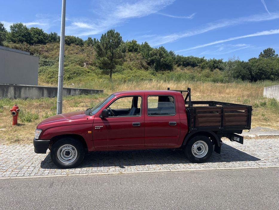 Toyota Hilux 2.4D Cabine Dupla – Pintura Geral Nova