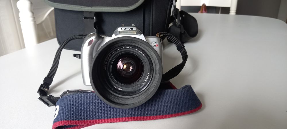 Câmera fotográfica "Canon EOS 300V"