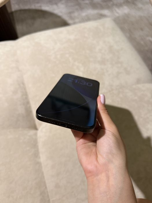 продам iPhone 15 Pro Max 256Gb Black e-sim