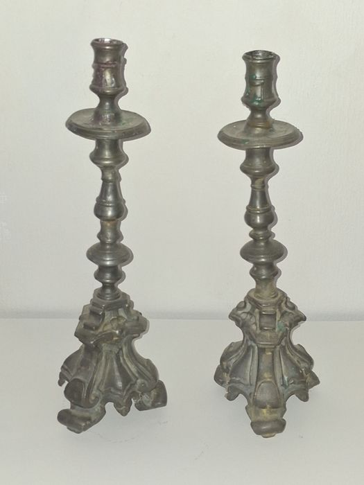 Dois candelabros estanho séc 18