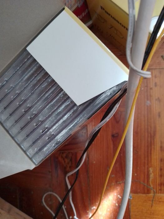 Eram do Porteiro!2 Colunas Philips15E-Carregador IBMPortatil-8EDesde2E