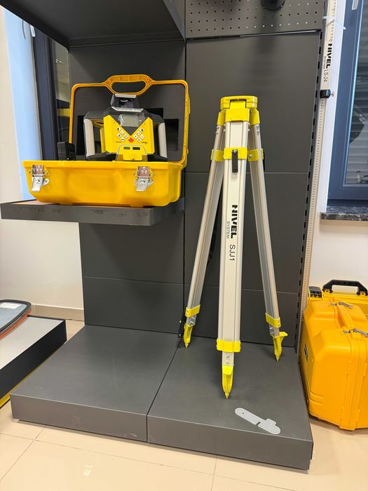 Niwelator laserowy Nivel System NL640R DIGITAL Zestaw statyw łata