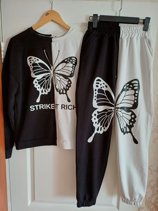 Продам спорт костюм