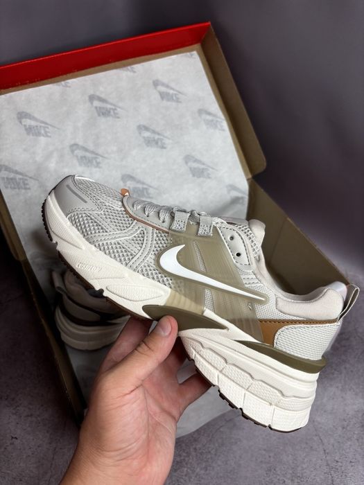 Nike Runtekk V2K Beige Brown жіночі кросівки найк рантек