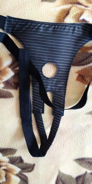 Разноцветные трусики/стринги кожзам на поясе и застёжках