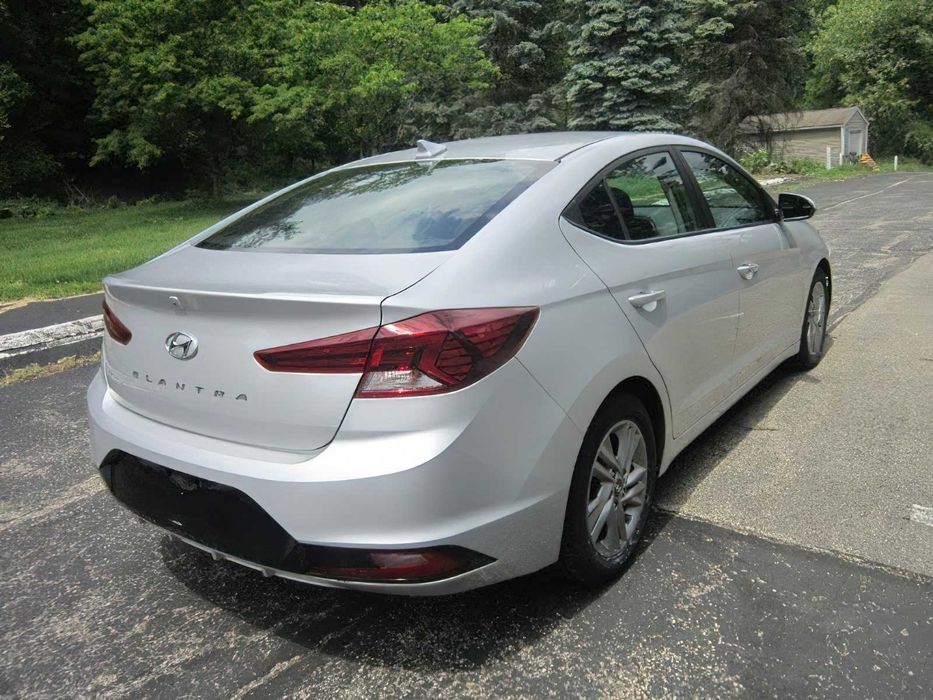 Hyundai Elantra Limited      2019