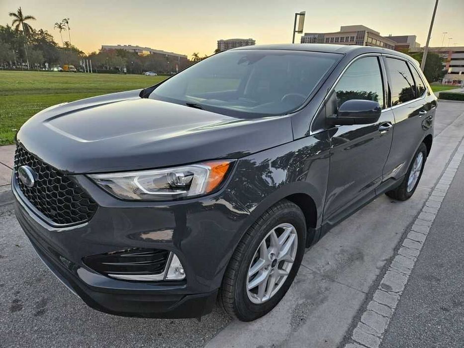 2021   Ford Edge