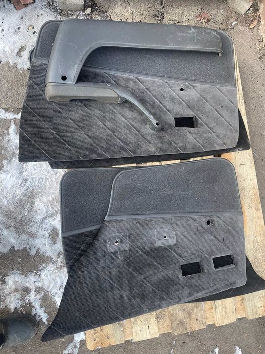 Продам обшивку дверей дверные карты Опель Кадет