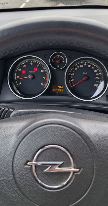 Opel Zafira 1.6 turbo, бензин-газ.