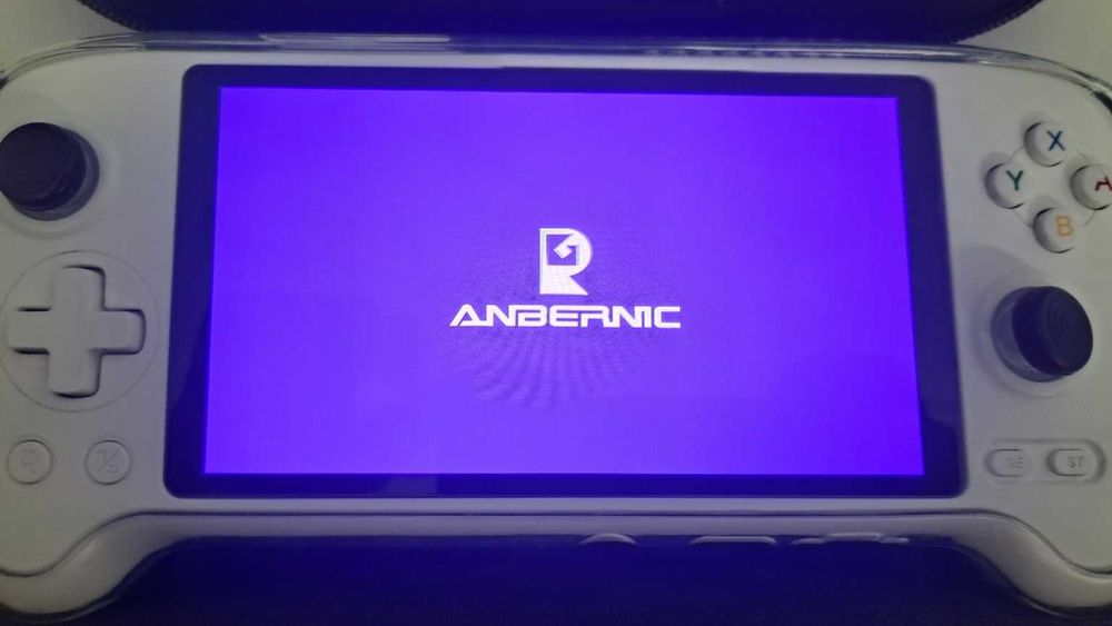 Anbernic RG557 + Cartão 500GB + Hub HDMI + Comando + Extras