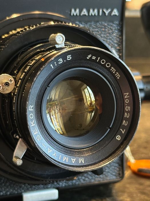 Aparat średnioformatowy Mamiya Super 23 + 100 mm f/3,5 + kaseta 6×9 + grip - testowana