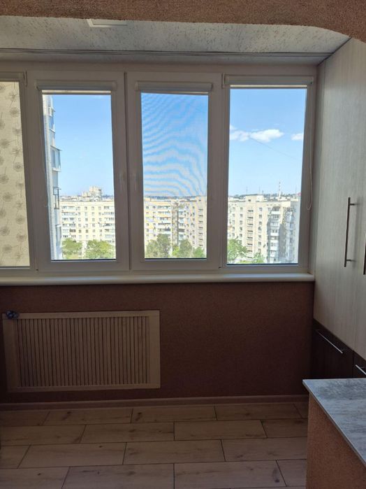 Видова квартира з капітальним ремонтом.